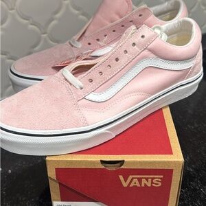Brand New Van’s Old Skool Sneakers Womens 10